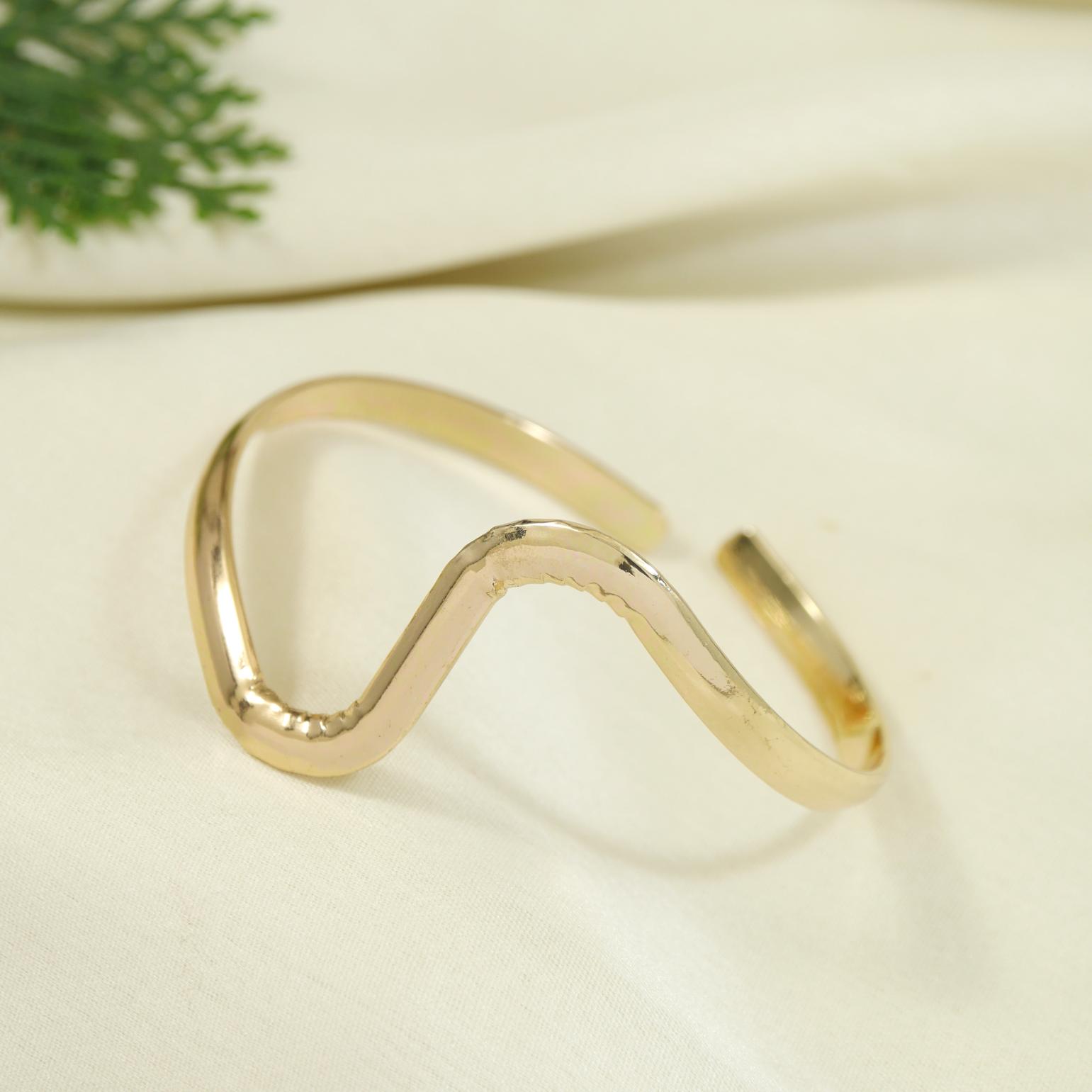 Adjustable Curvy Cuff Kada