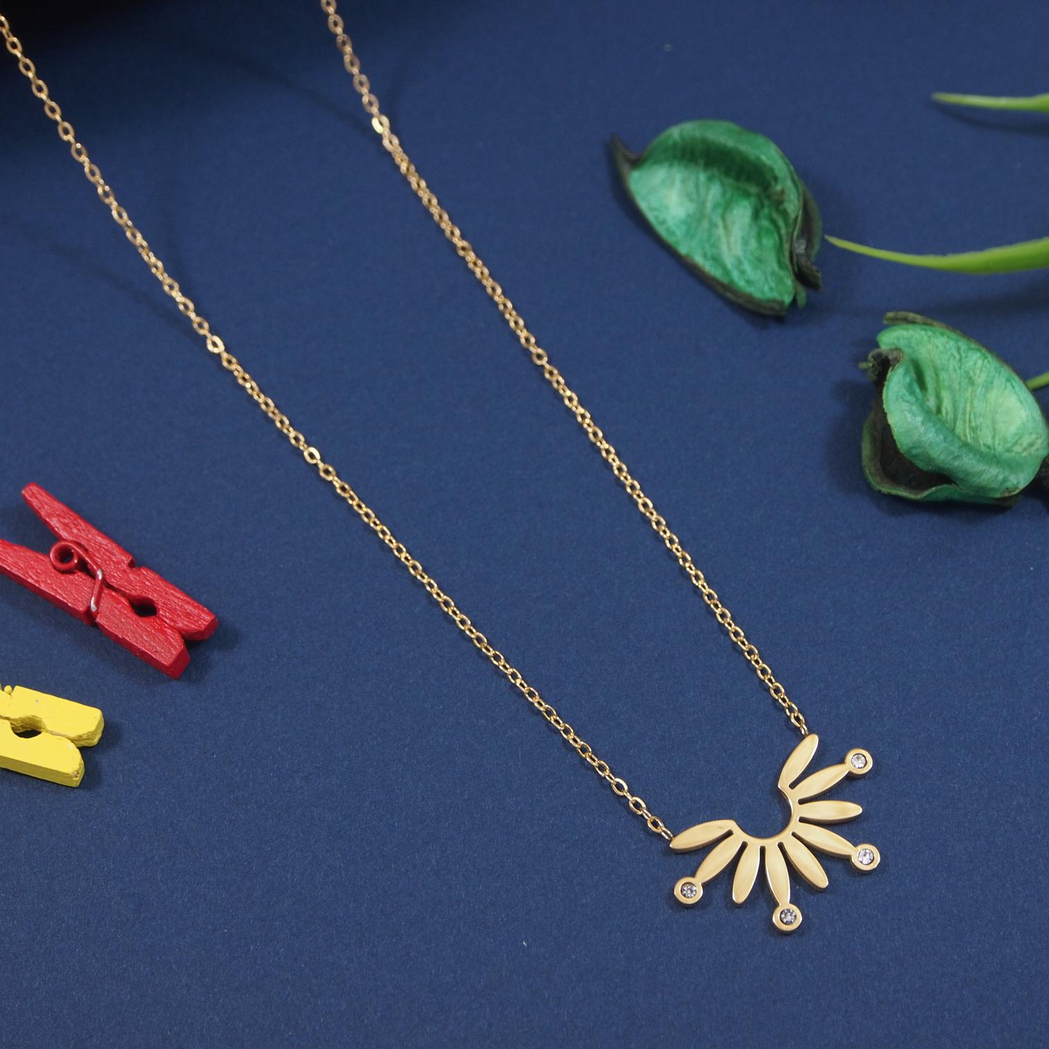 Shine curve Pendant