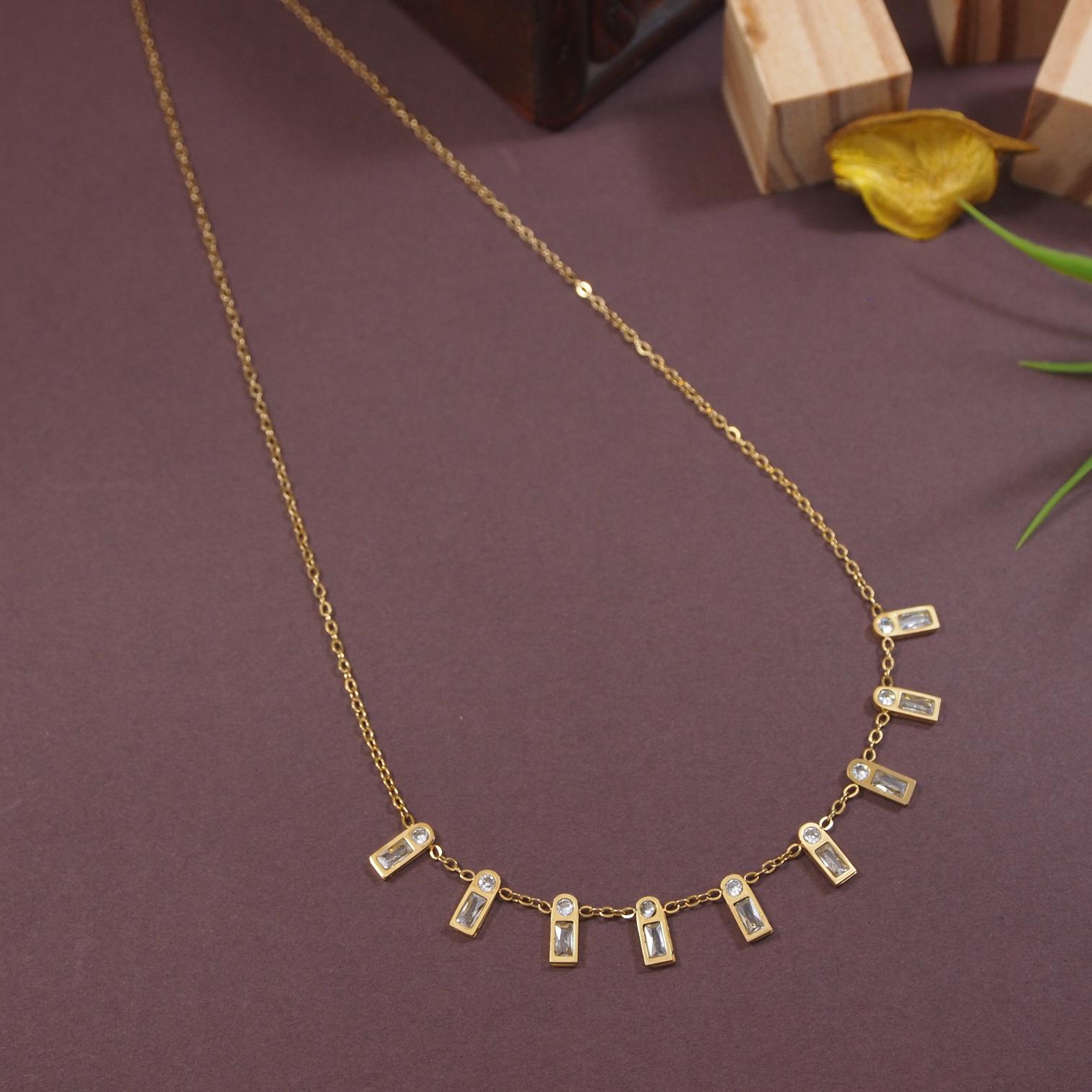 Crystal choker Necklace